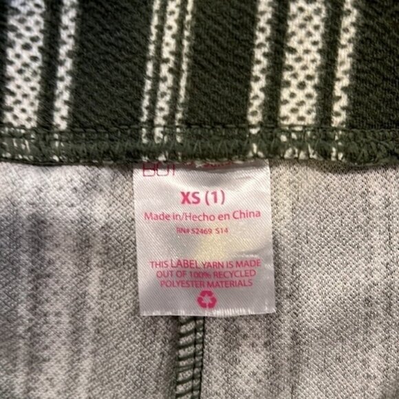 Two piece crop top with shorts no boundaries size XS - Picture 10 of 11